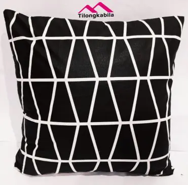 Sarung bantal black and white 1088