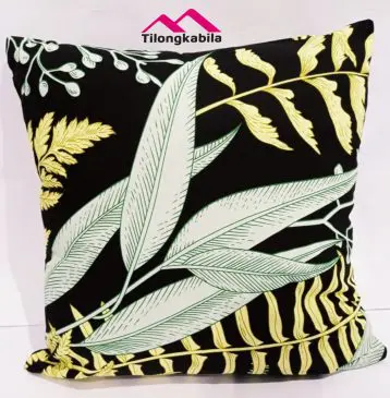 Sarung bantal sofa black and white edition
