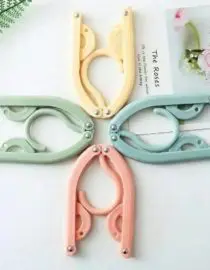 Gantungan baju lipat portable