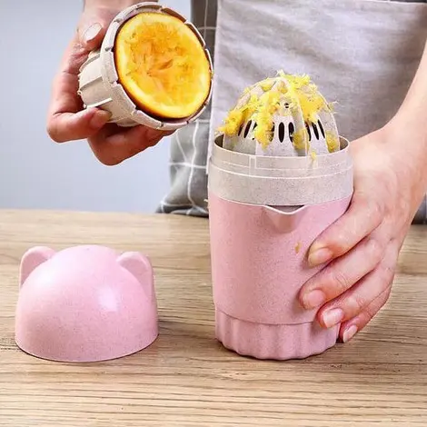 Alat Perasan Jeruk Model Gelas Dengan Tutup Bahan Plastik