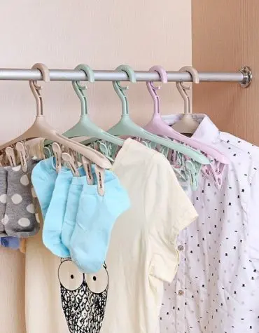 Jemuran 2in1 Hanger Jepitan Kaos Kaki dan pakaian Dalam Dengan 8 Anak Jepitan