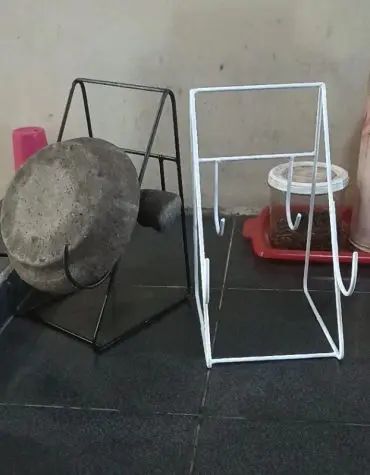 Rak Tempat Dudukan Cobek dan Ulekan Bahan Besi Layah