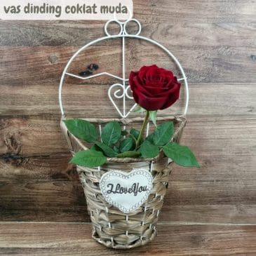 vas dinding coklat muda
