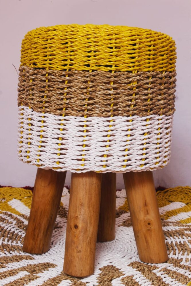 Stool bulat anyaman seagrass kuning