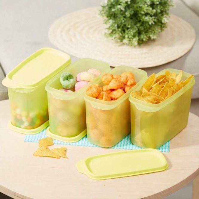 toples makan tamika